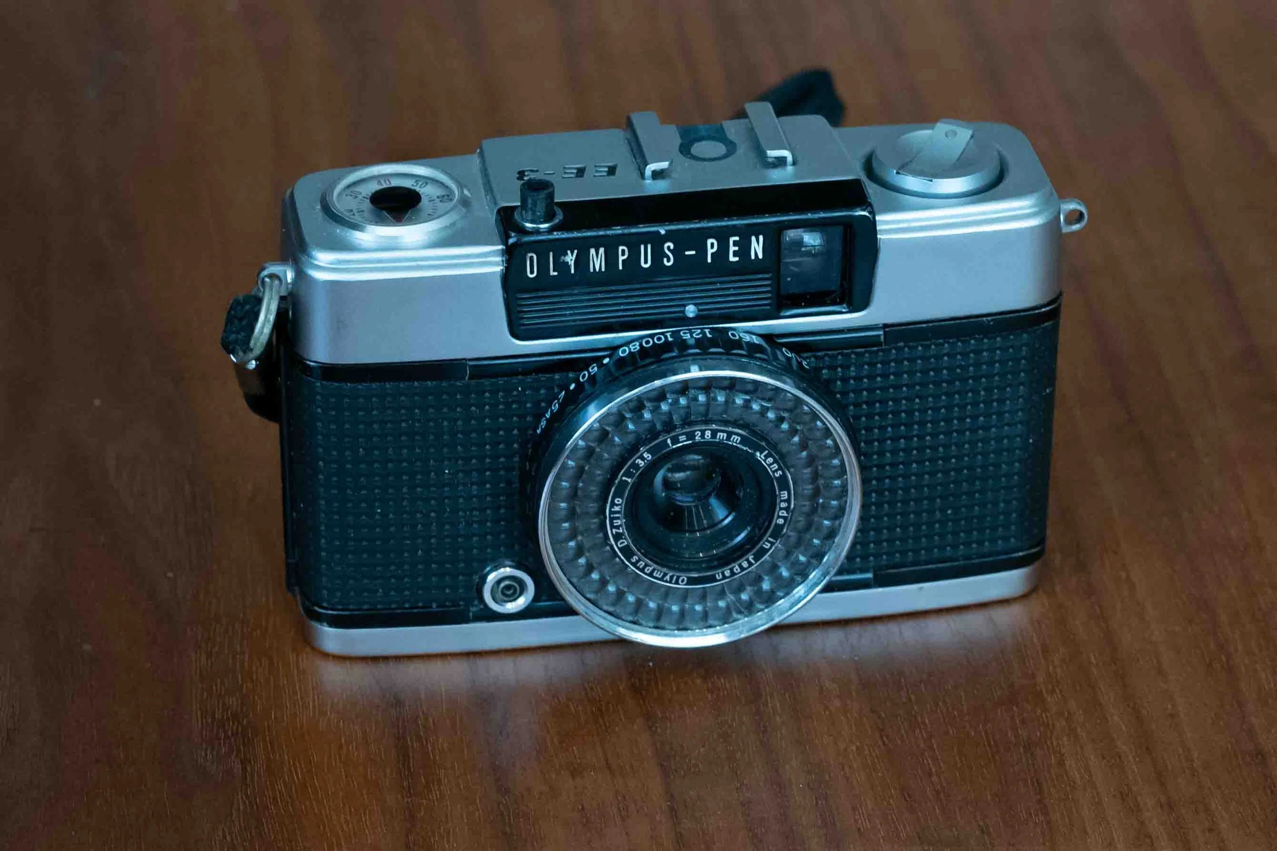 Olympus Pen EE-3 — Broken Camera . Club